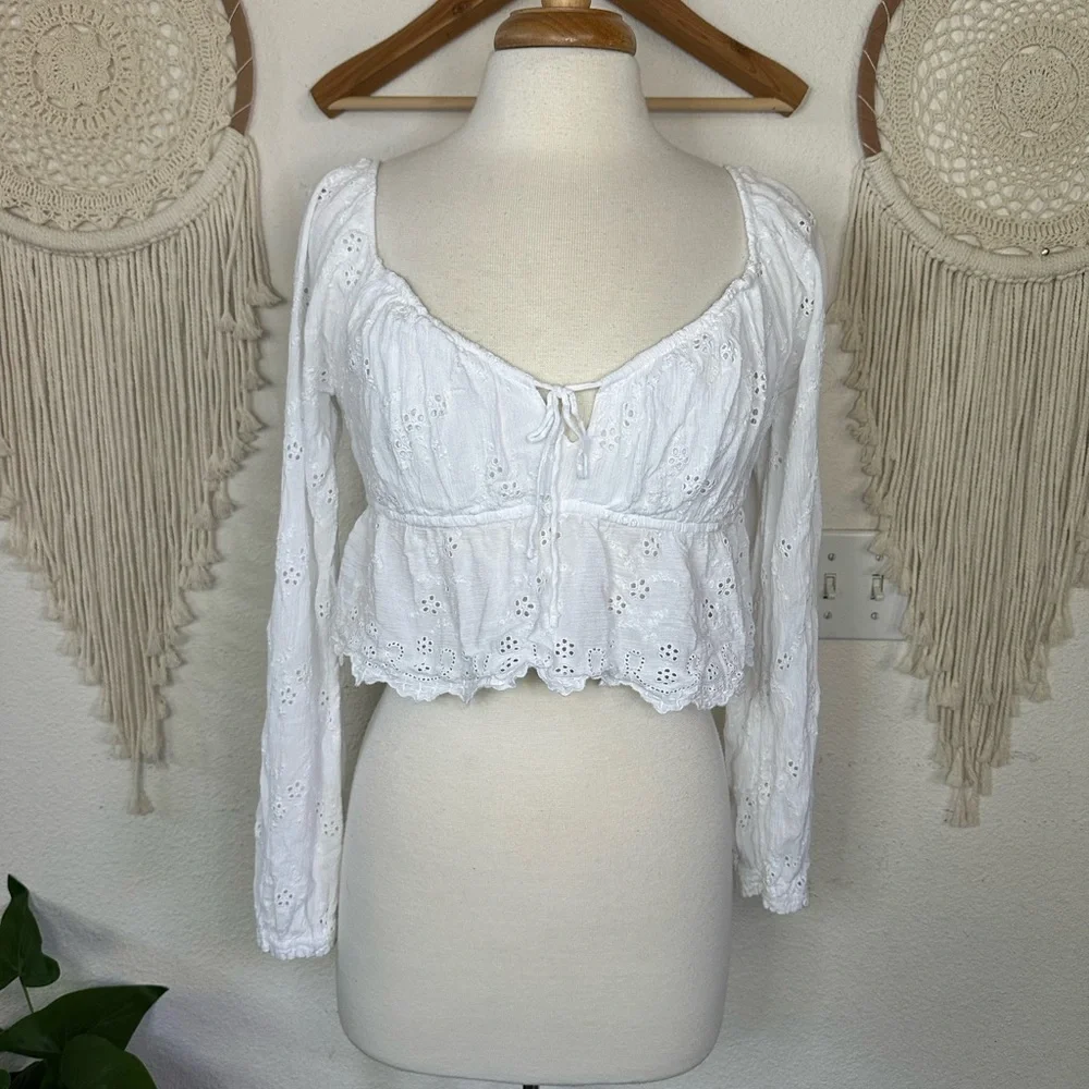 Hollister White eyelet detail Long Sleeve Crop Blouse Medium